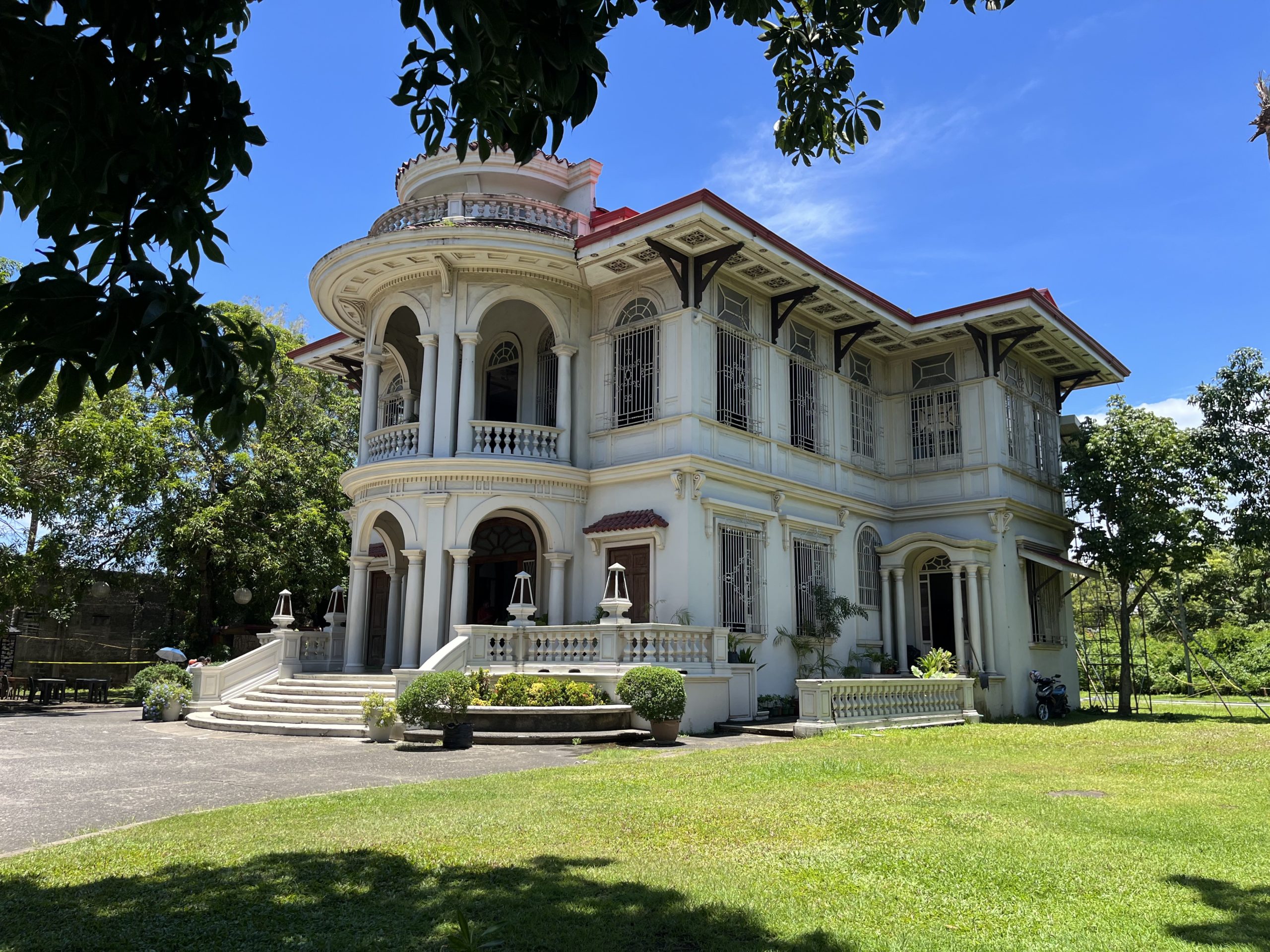 Molo Mansion